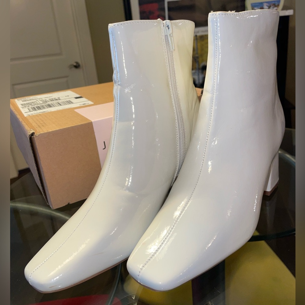 JOURNEE SIGNATURE Tabbie Pointed Toe Bootie White Block Heel patent leather - Picture 2 of 16